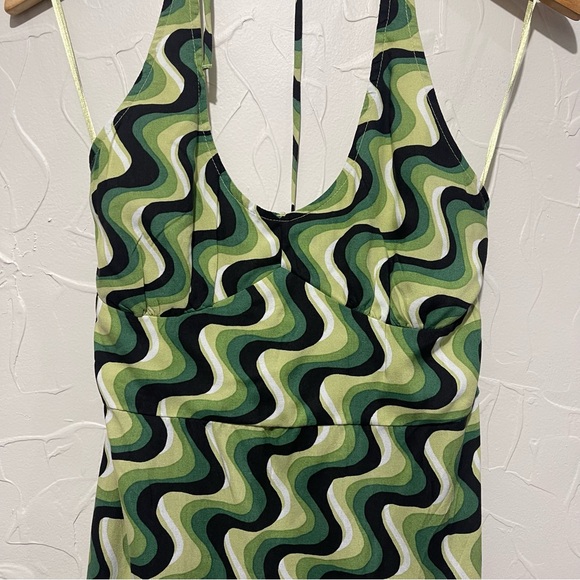 NWT Hollister green groovy print halter mini dress (medium short) - Picture 3 of 6